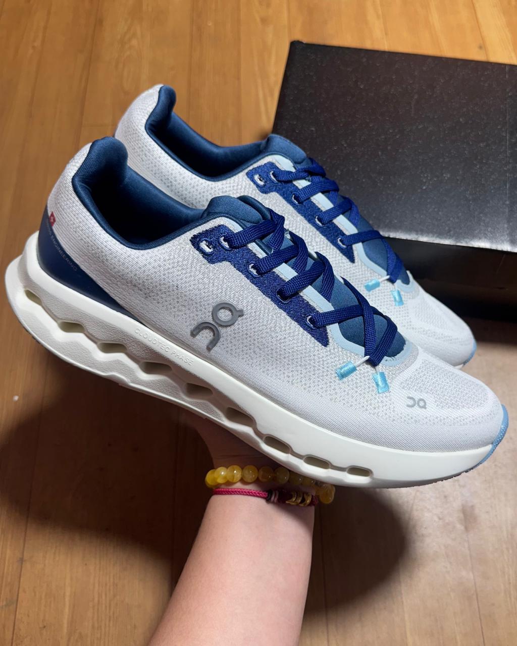 ON cloud Blue Off