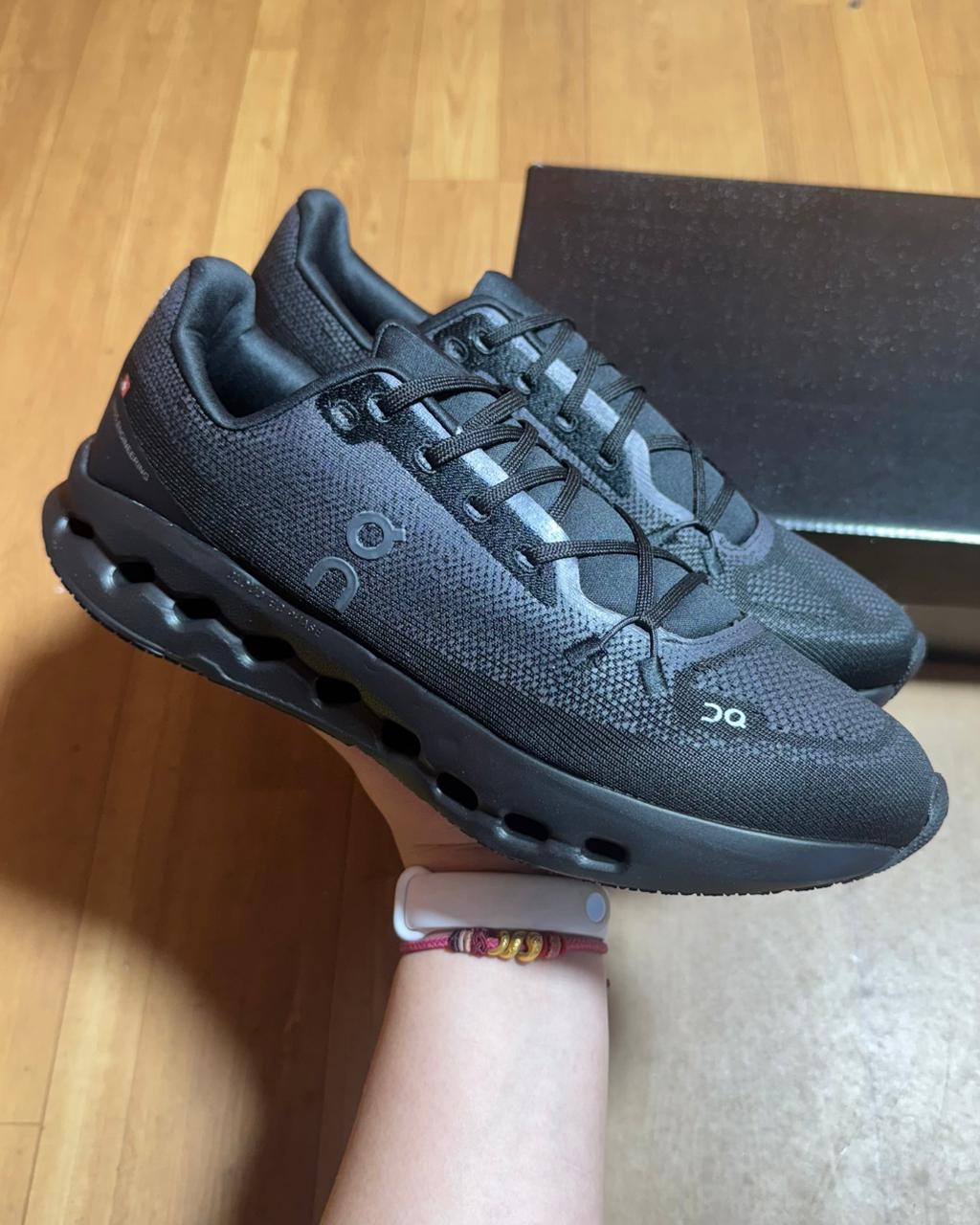 ON cloud All black