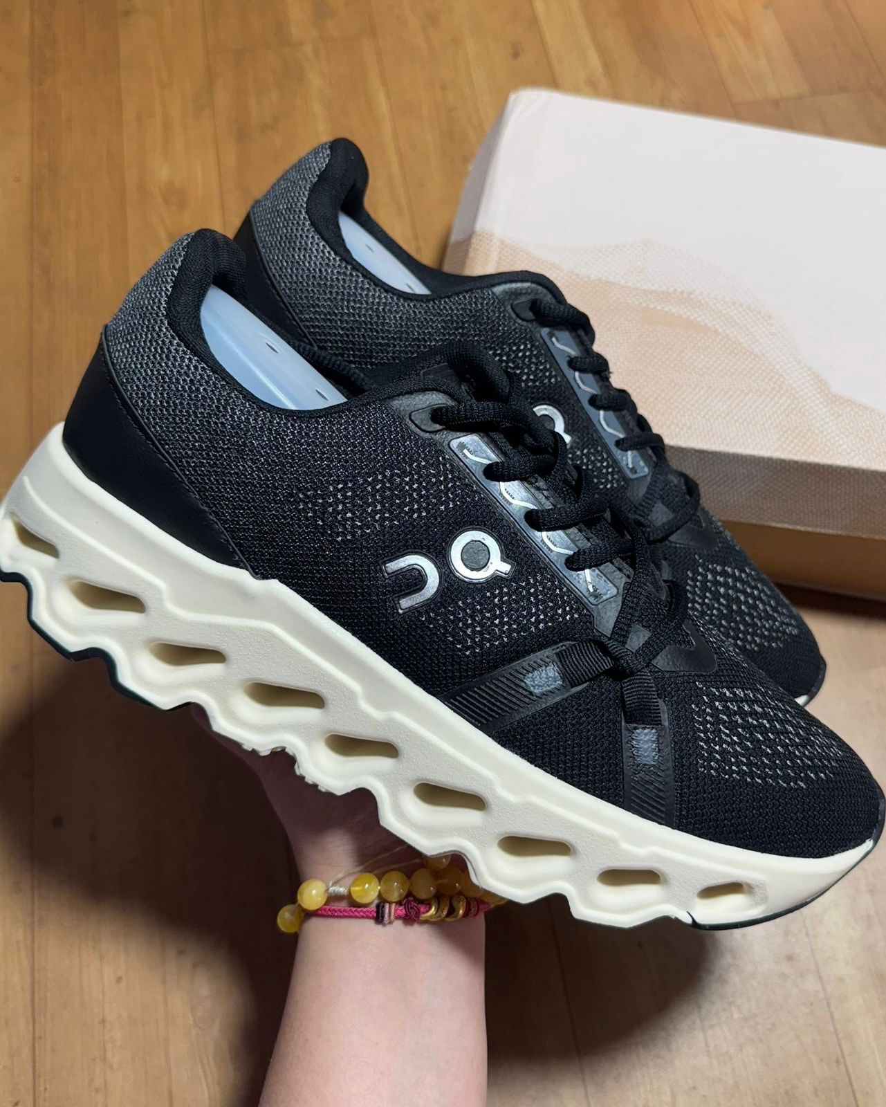 ON cloud Black off