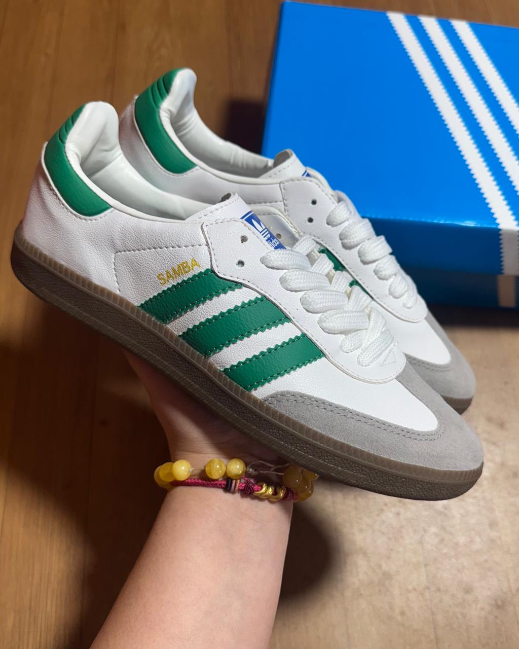 Samba Branco com verde